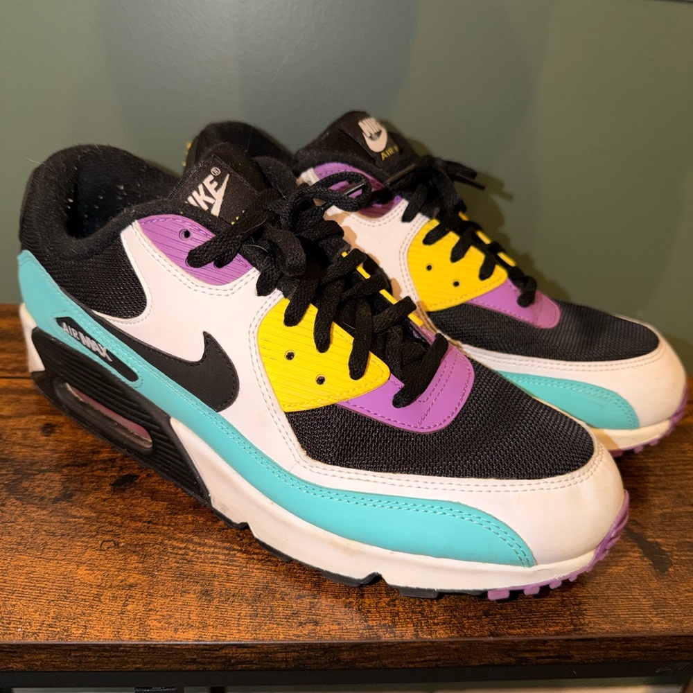 Nike Air Max 90 Essential
